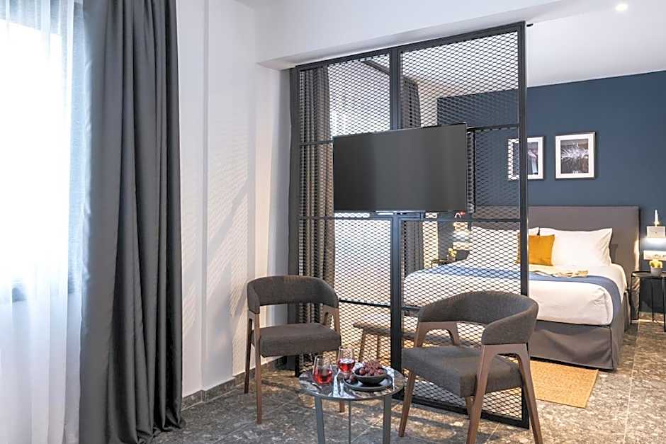 Play Theatrou Athens a member of Brown Hotels