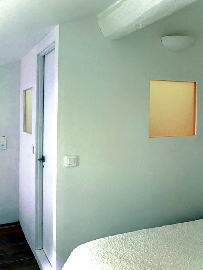 La Maison Jaune – Sete, FL