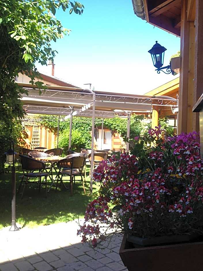 Logis Hôtel & Spa Les Autanes