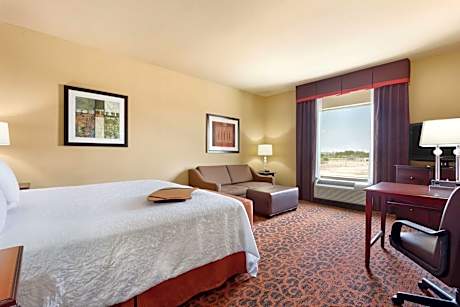 King Room with Sofa Bed and Study - Non-Smoking