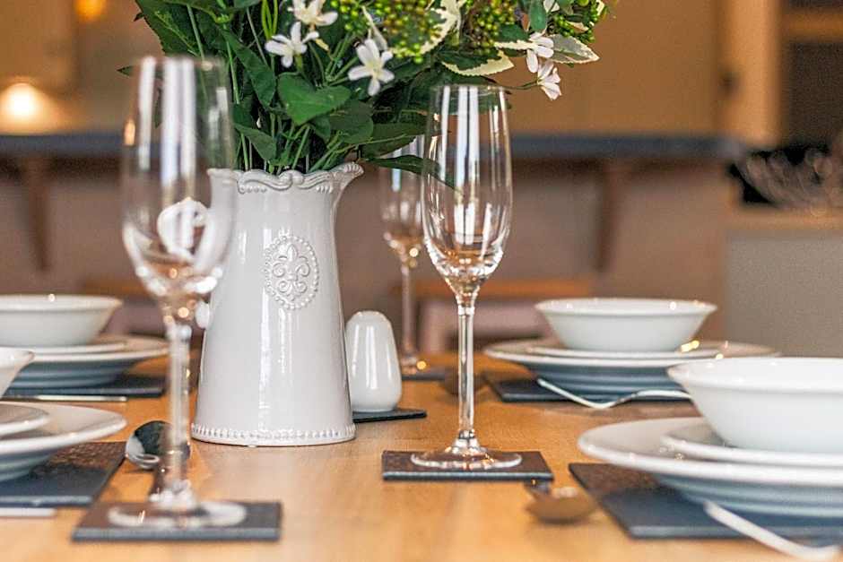 Heathery Lodge with Hot Tub