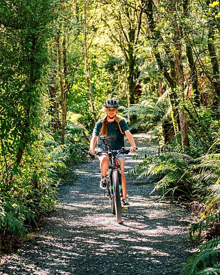 Parklands Motorlodge & Holiday Park