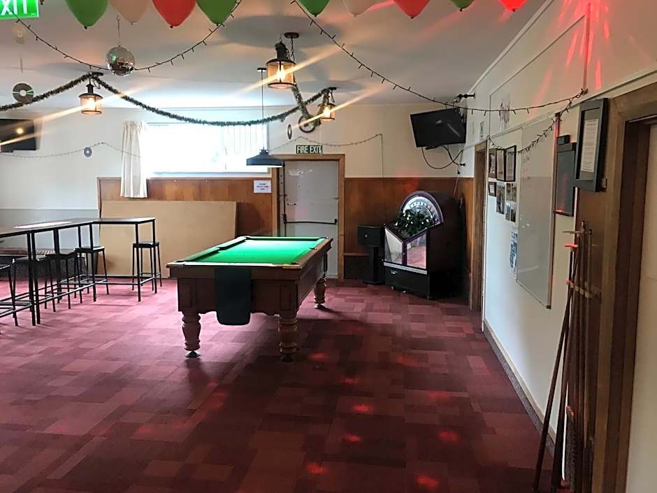 Te Puia Hot Springs Hotel