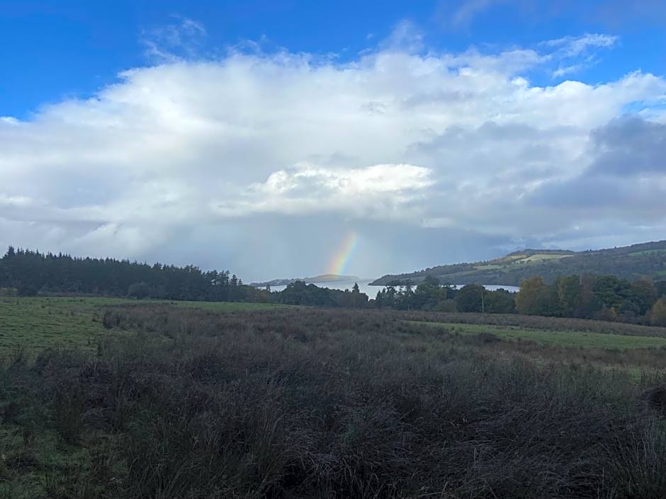 Stoneymollan over Loch Lomond