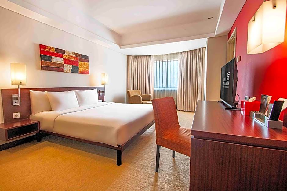 Photo 1 of 2 of Deluxe 1 King Bed