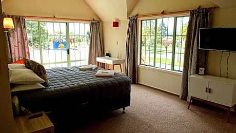 Comfort Four Bedroom Apartment with Hot Tub