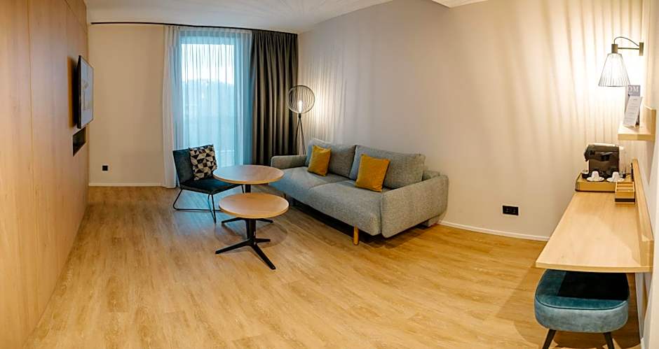 LOOM Hotel & Skybar