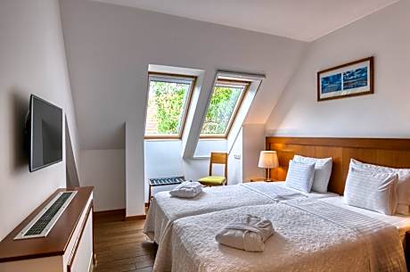 Suite with Lake View