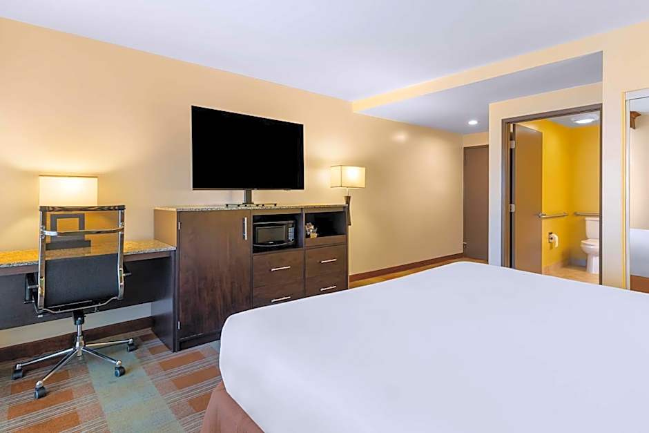 Best Western Date Tree Hotel