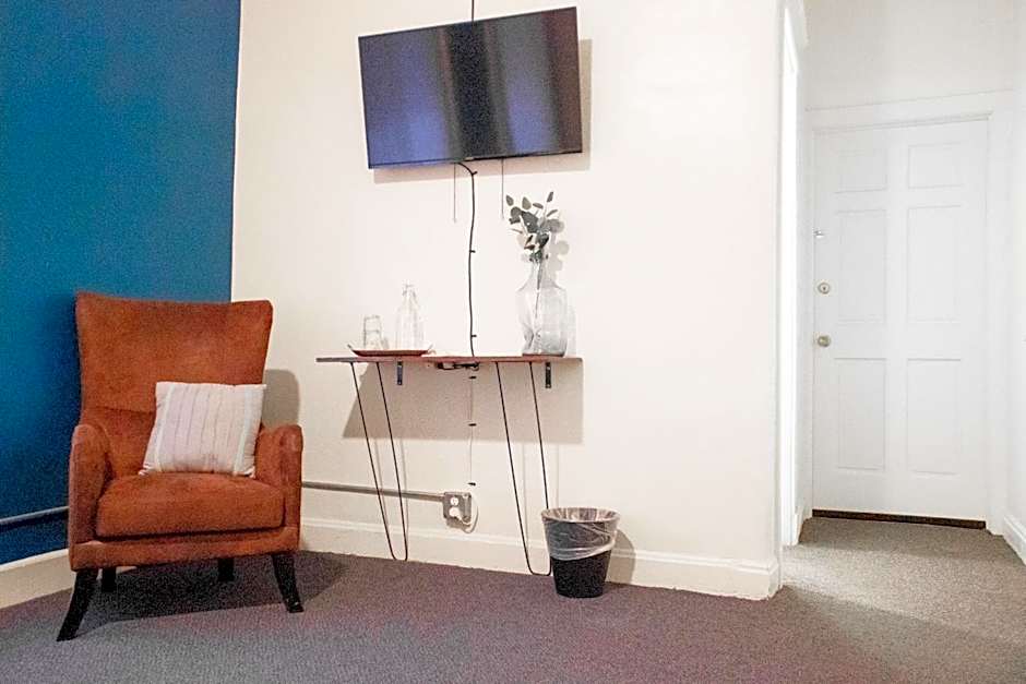 11th Avenue Hostel