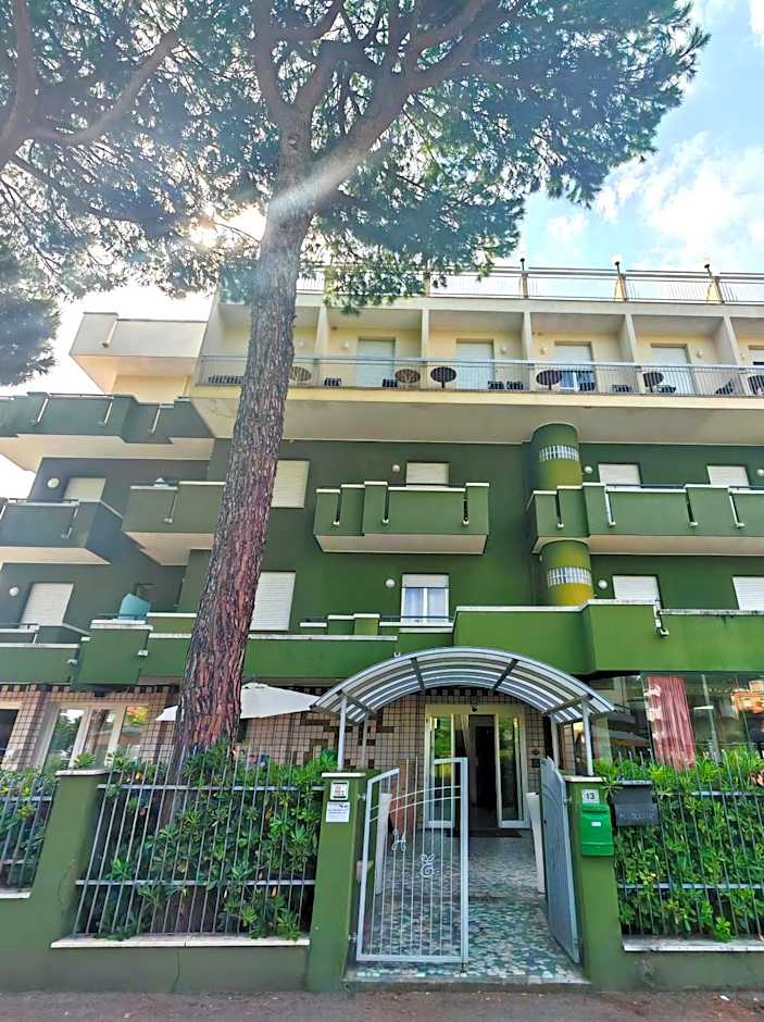 Hotel Etna - Hotel per Coppie e Famiglie con Parcheggio e Spiaggia