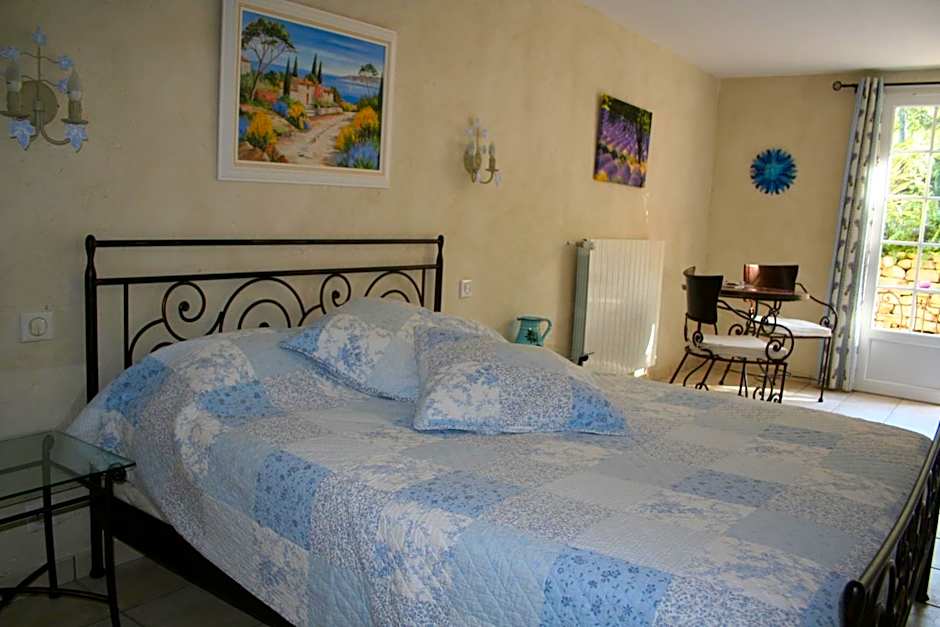 LE MAS DES TARENTES Chambres d'hôtes