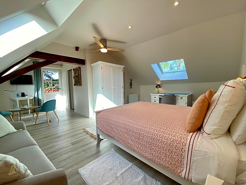 Sans Souci Bed and Breakfast Luxe Heated Pool and Restaurant