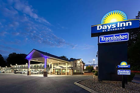 Days Inn by Wyndham Charles Town/Harpers Ferry
