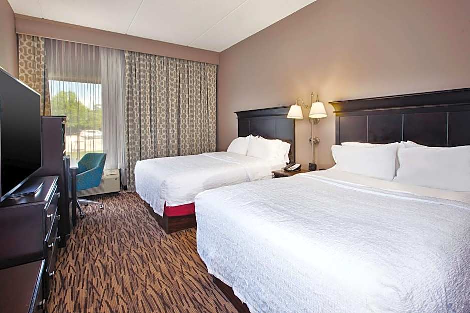 Hampton Inn & Suites Cleveland-Airport/Middleburg Heights