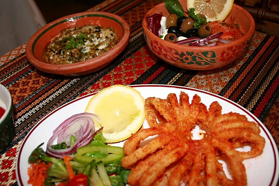 White Rose Hotel and Restaurant