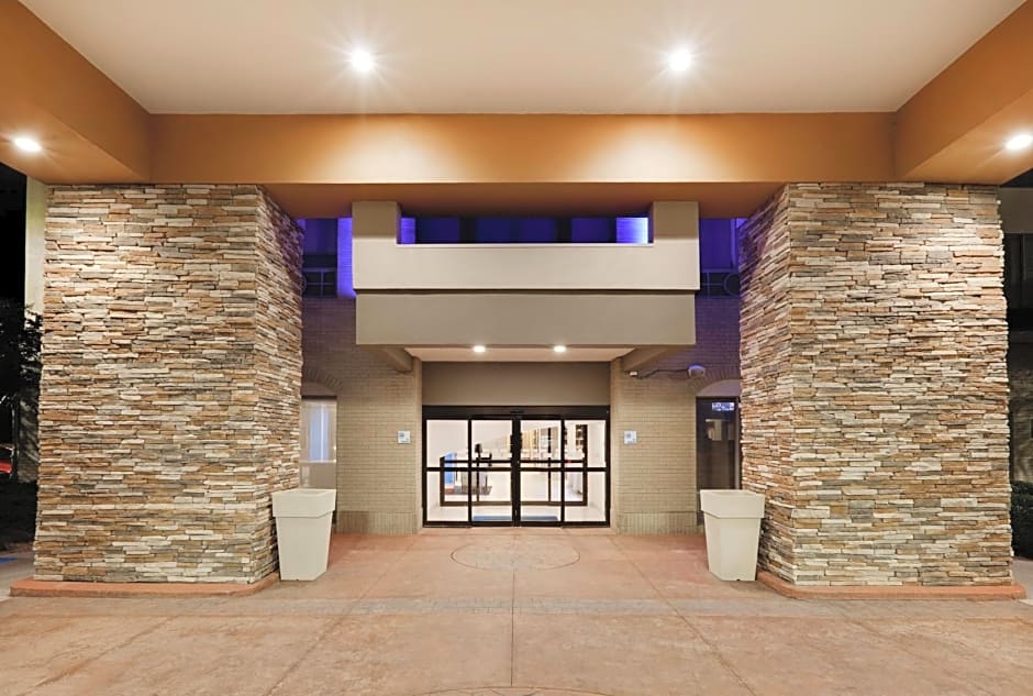 Holiday Inn Express Hotel & Suites Duncanville