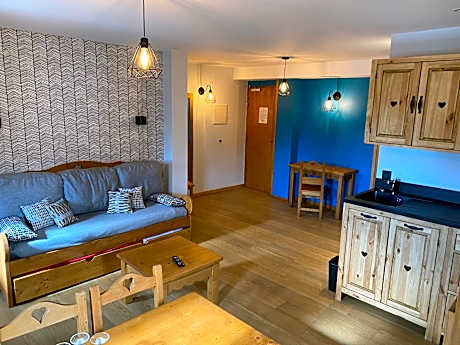 One-Bedroom Apartment with Balcony and Mountain View