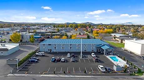 Kennewick Suites