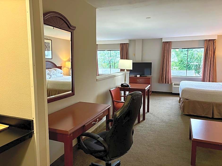 Days Inn & Suites by Wyndham Laurel Near Fort Meade