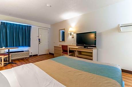 Quadruple Room - Disability Access - Roll in Shower