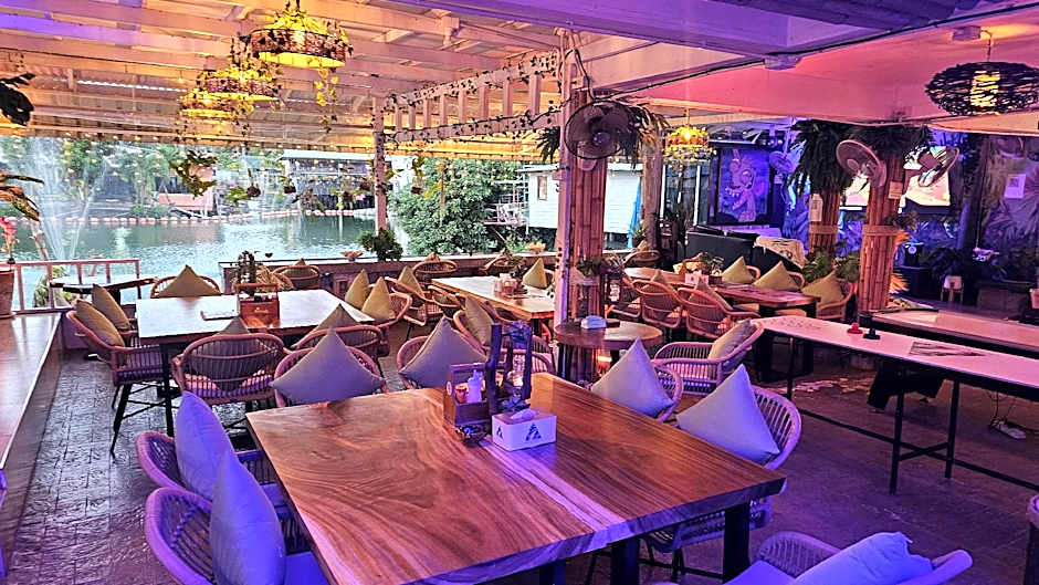 Hideout Hostel