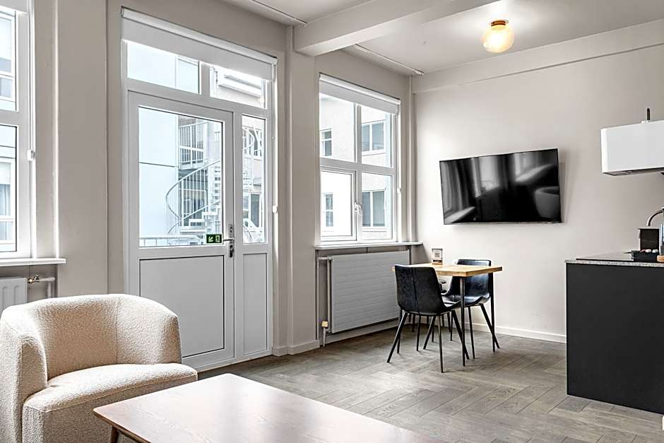 The Swan House by Heimaleiga