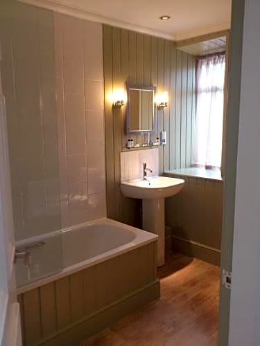 Photo 1 of 4 of Classic Single Room