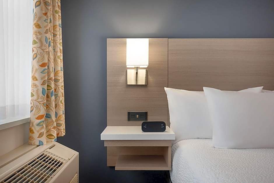 Days Inn by Wyndham Kelowna