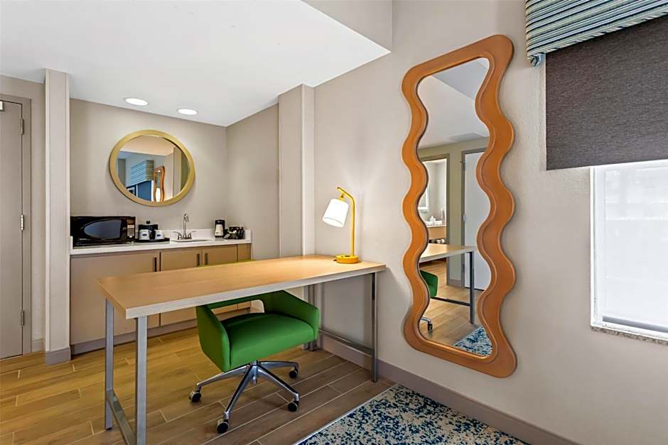 Hampton Inn By Hilton & Suites St. Petersburg/Downtown