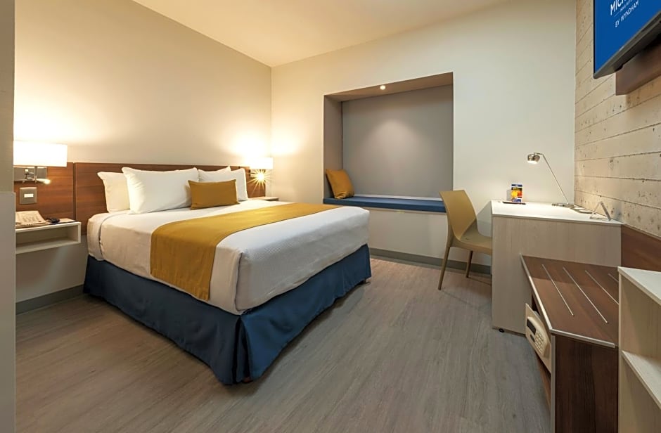 Microtel Inn & Suites by Wyndham Guadalajara Sur