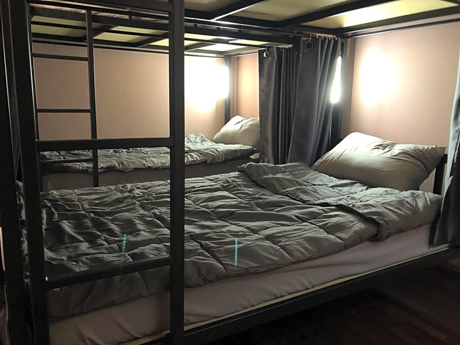 Baan Mee Suk Ayutthaya