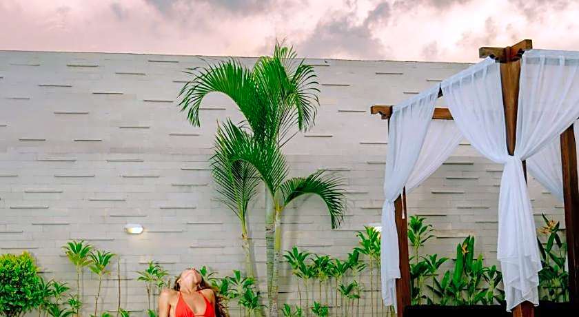 The Daha Luxury Villa
