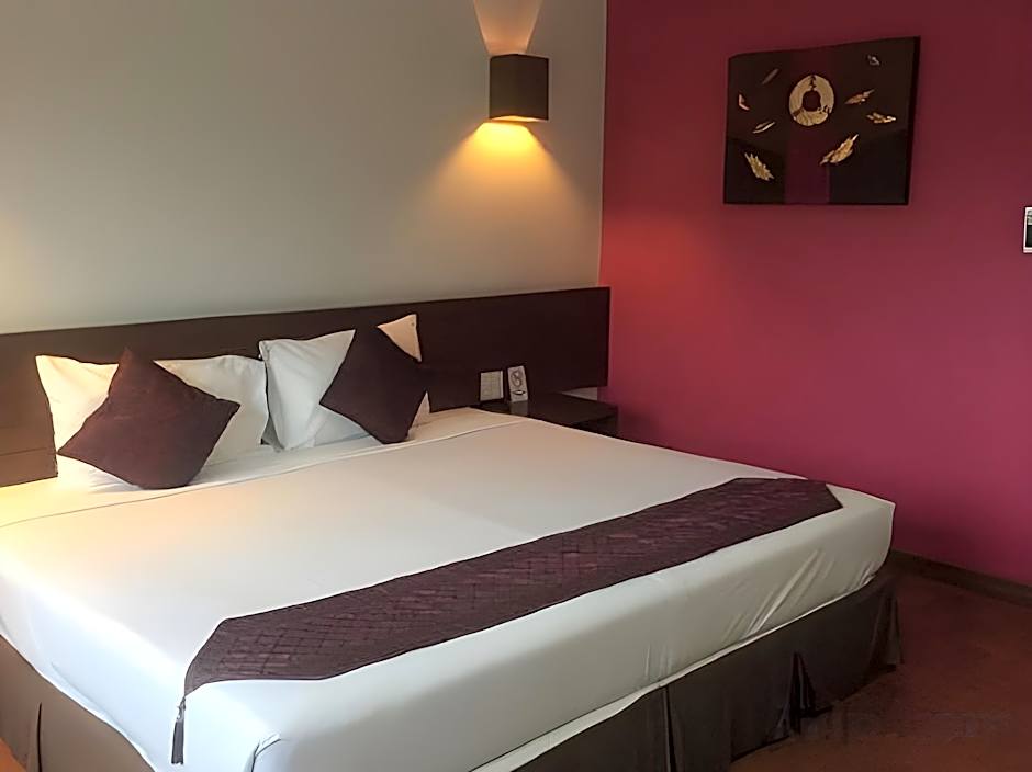 The Ligor City Hotel