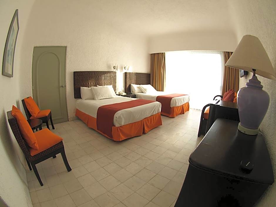 Sierra Mar All Inclusive at Tesoro