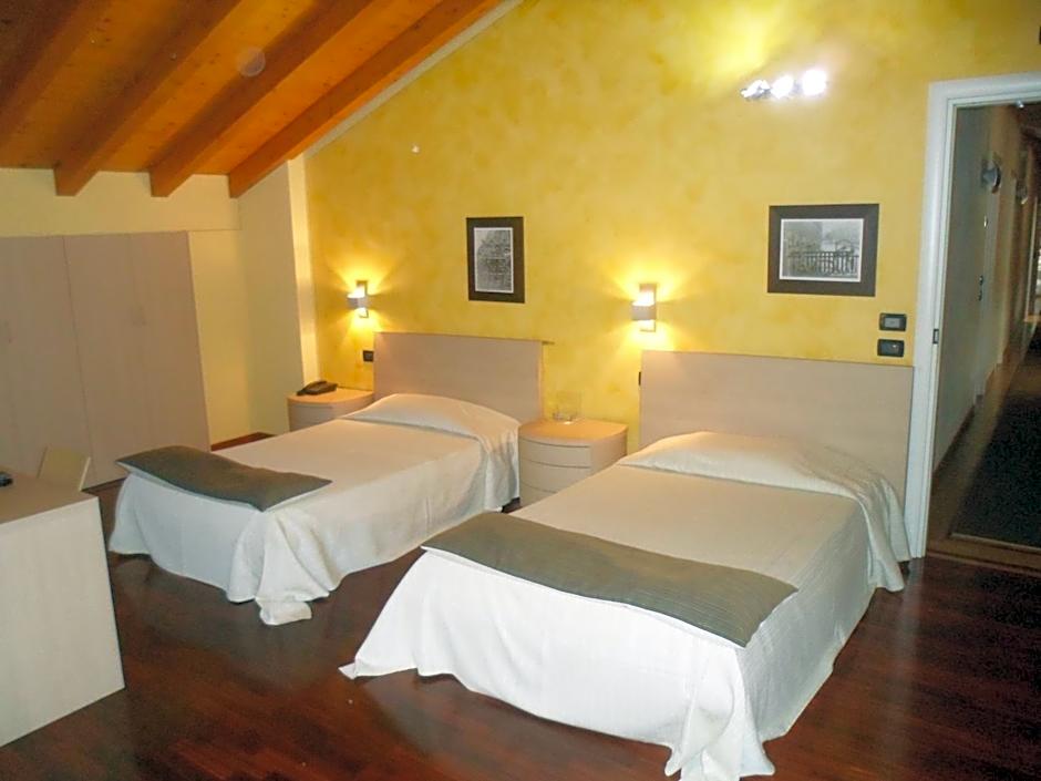 Hotel Fontana Santa