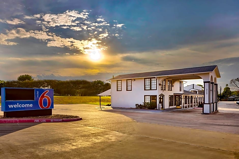 Motel 6-Bryan, TX - College Station