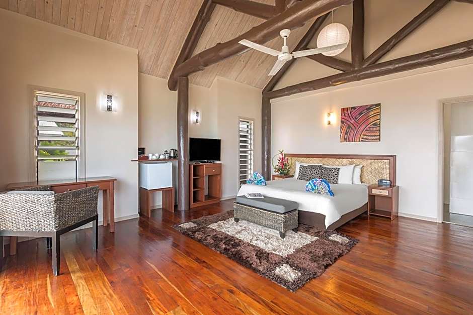 Photo 1 of 11 of Villa, Beachfront