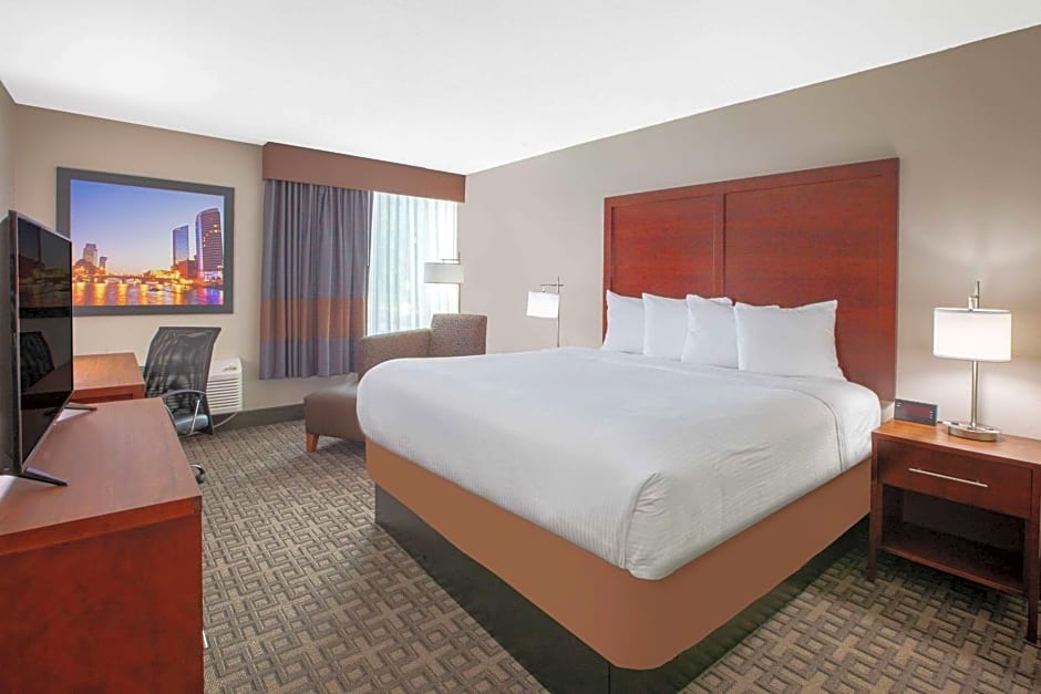 Baymont by Wyndham Grand Rapids Near Downtown
