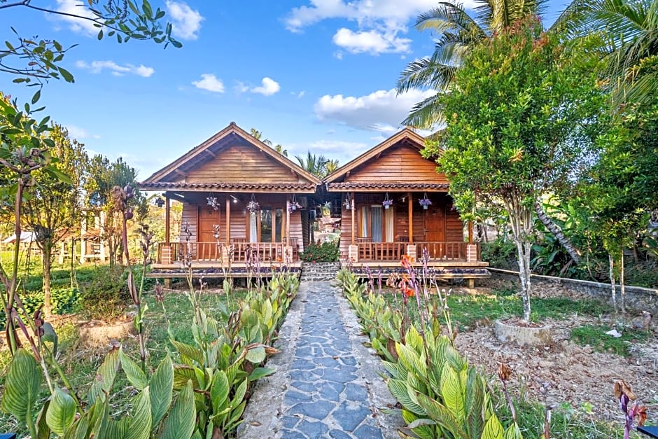 Sawarna Little Hula Hula