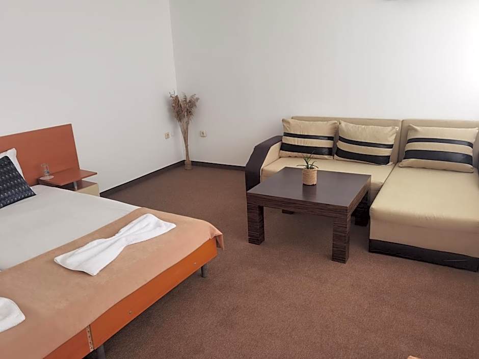 Хотел Ескана