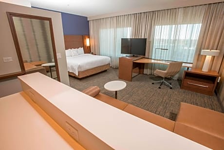 King Studio with Sofa Bed