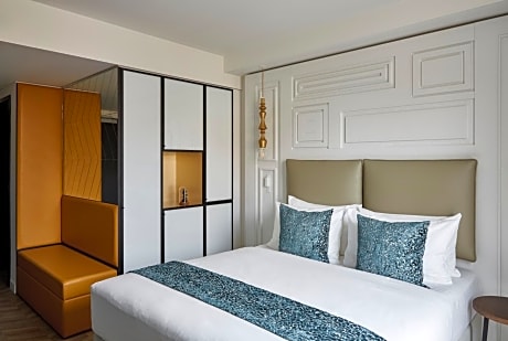 Premium Queen Room