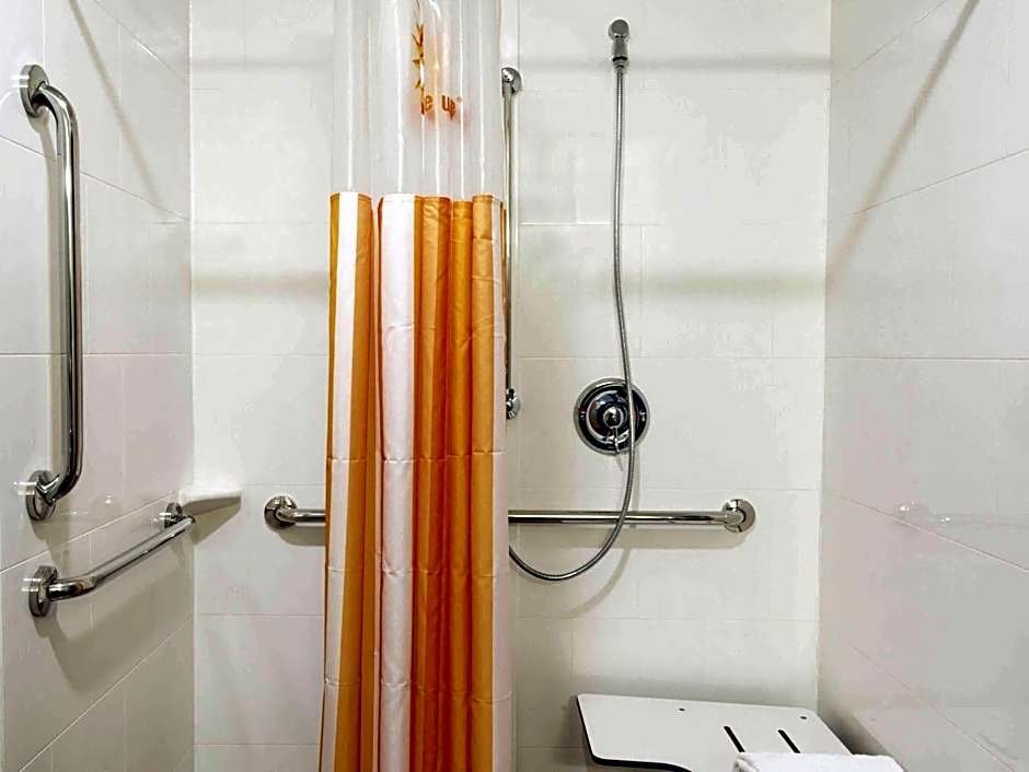 La Quinta Inn & Suites by Wyndham Lynchburg At Liberty Univ.