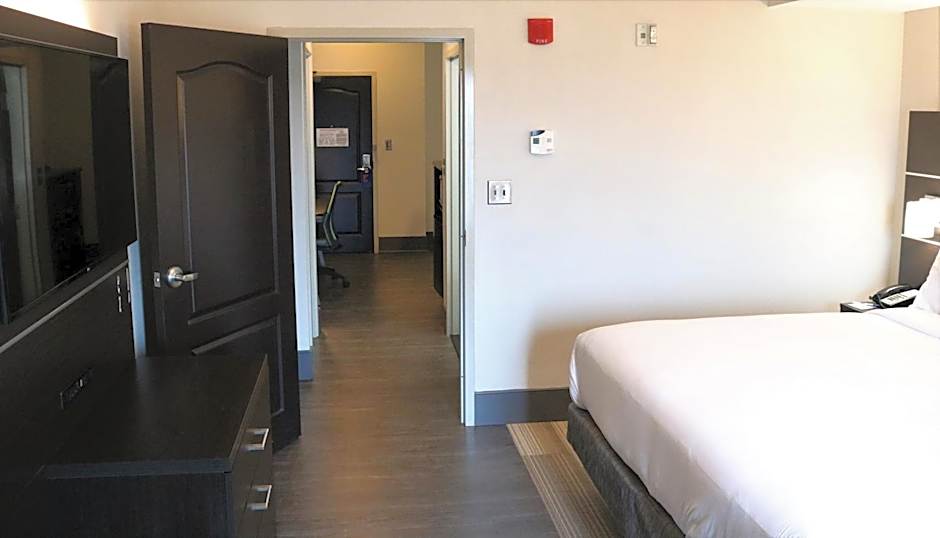 Holiday Inn Express Hotel & Suites Columbia-Fort Jackson By IHG
