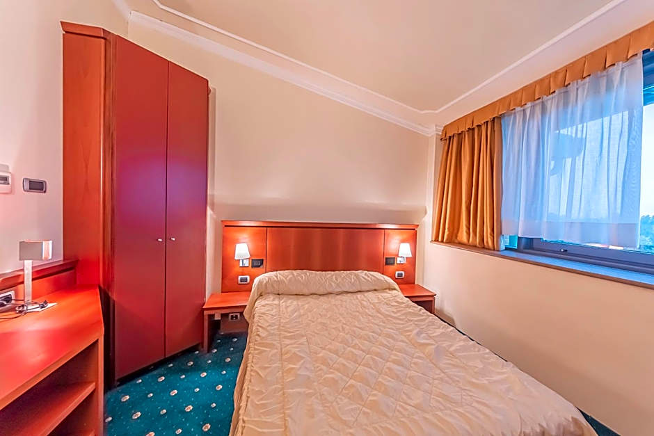 Dado Hotel International