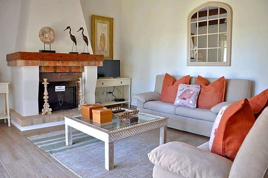 Fantastic for Family Gatherings, Optional Pool Heating, Free Air Con Wifi