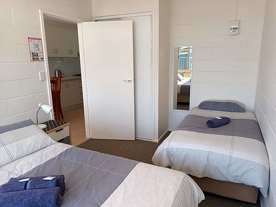 Grandeur Holiday Units