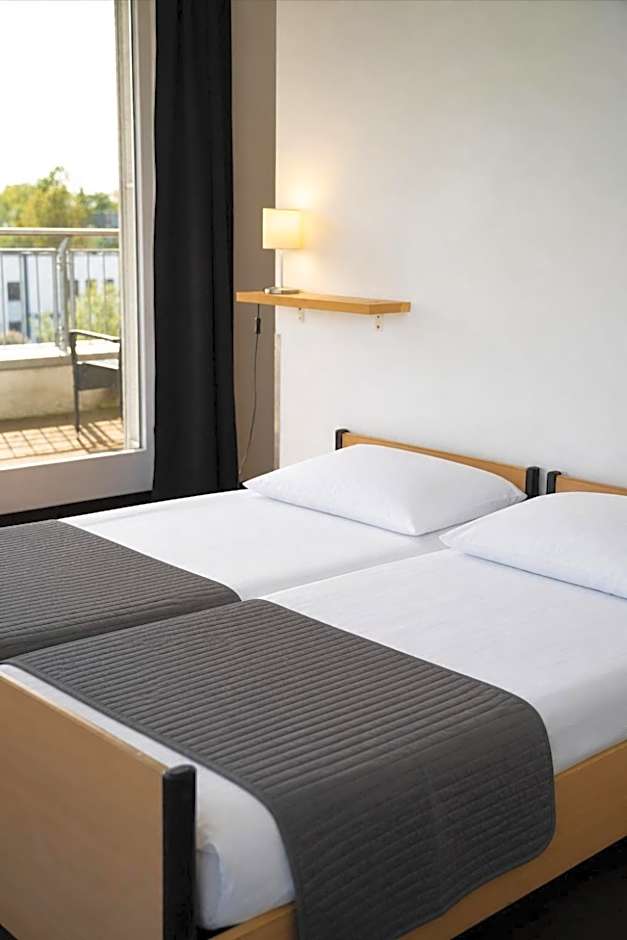 Arena Hostel & Monteurzimmer