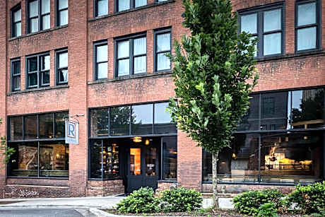 The Foundry Hotel Asheville, Curio Collection by Hilton